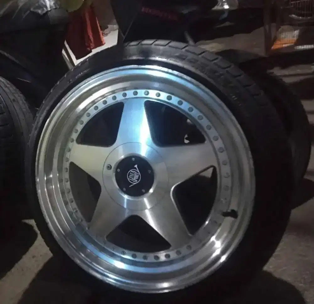 Velg racig ring 17 lebar pcd 4x114/100 lebar 8.5/9.5