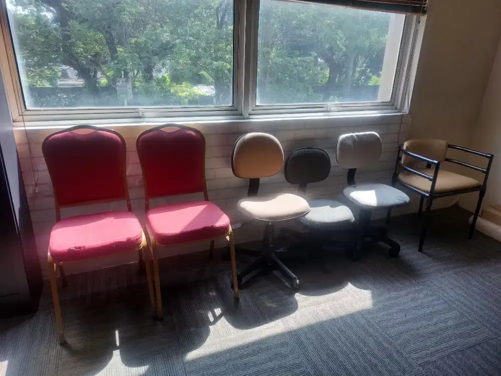 DiJual Kursi Kerja & Kursi Meeting Bekas