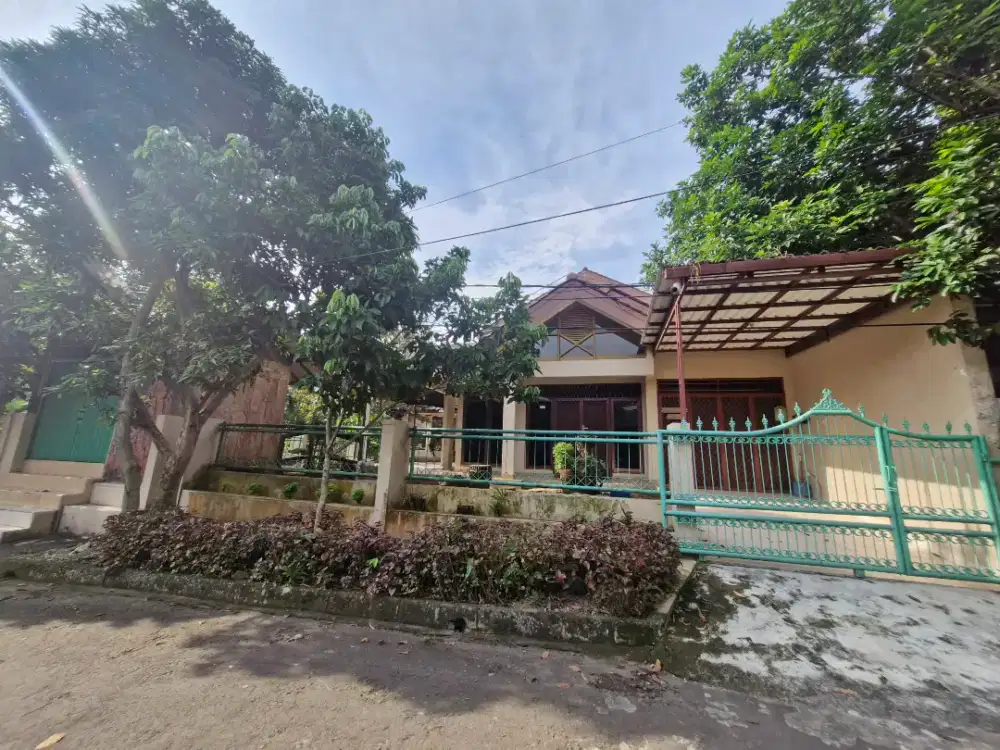 Di Jual Ruma Adem dan Asri di Taman Yasmin