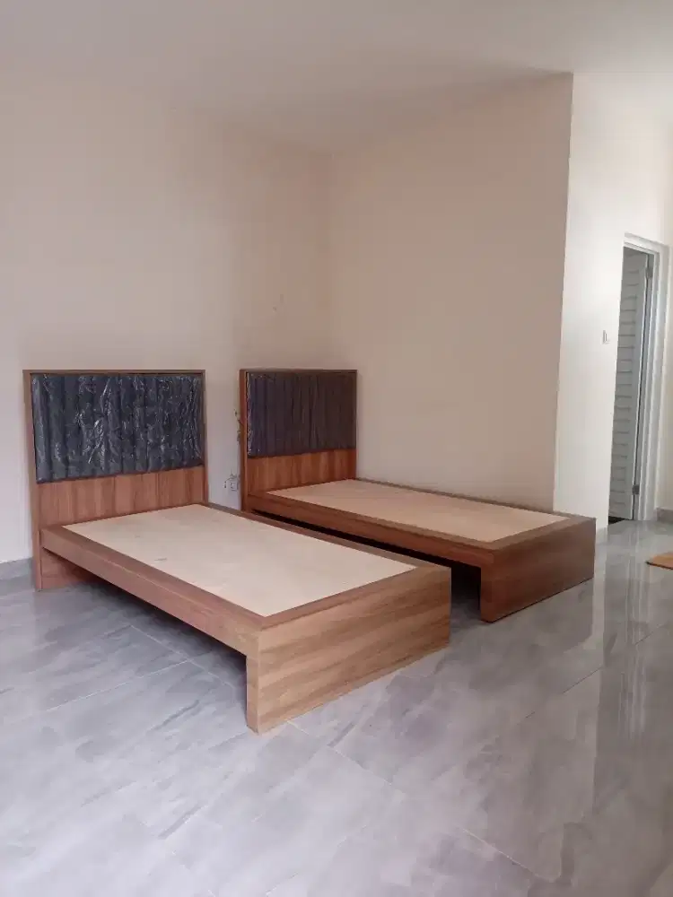 Dipan Ranjang kelas hotel