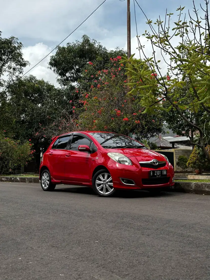 Toyota Yaris E AT 2012