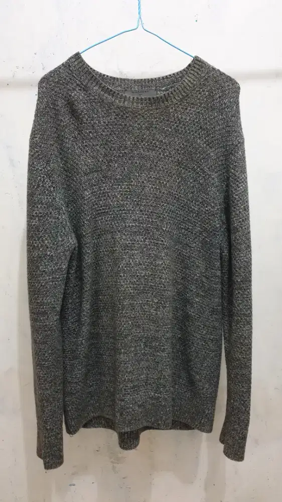 Sweater rajut giordano