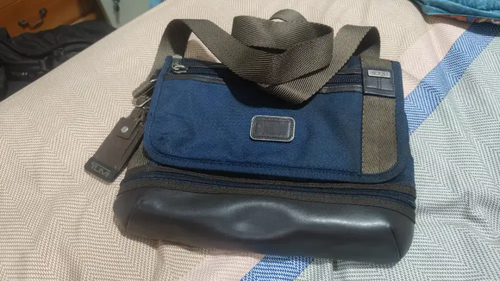 Tumi Sling Bag Otentik Original Tumi Asli Terdaftar di Web Tumi Resmi