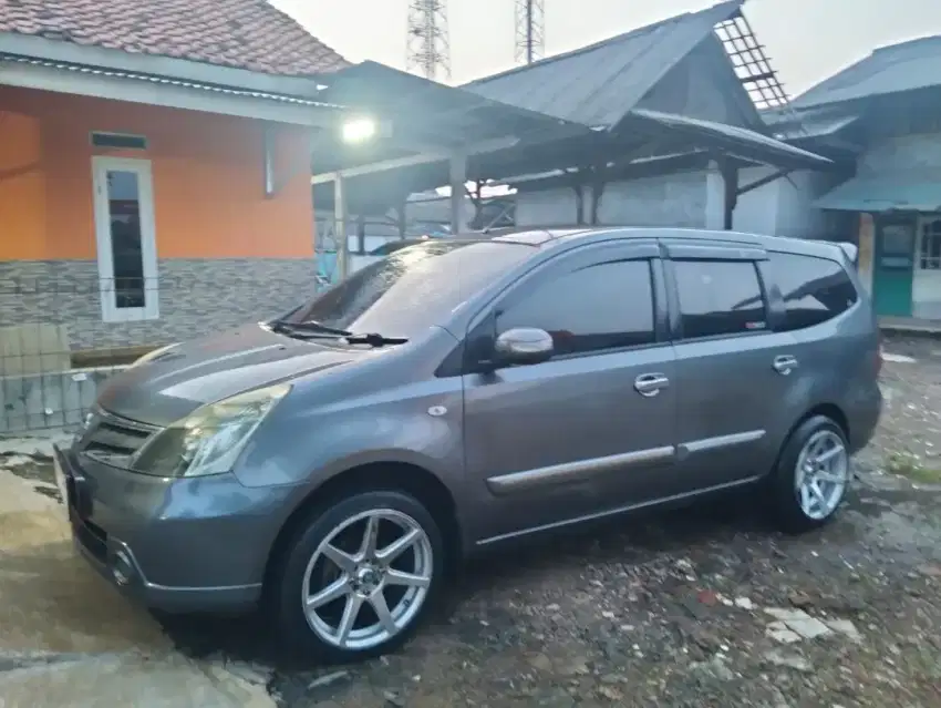 Grand livina 2013