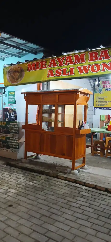 Gerobak mie ayam dan bakso