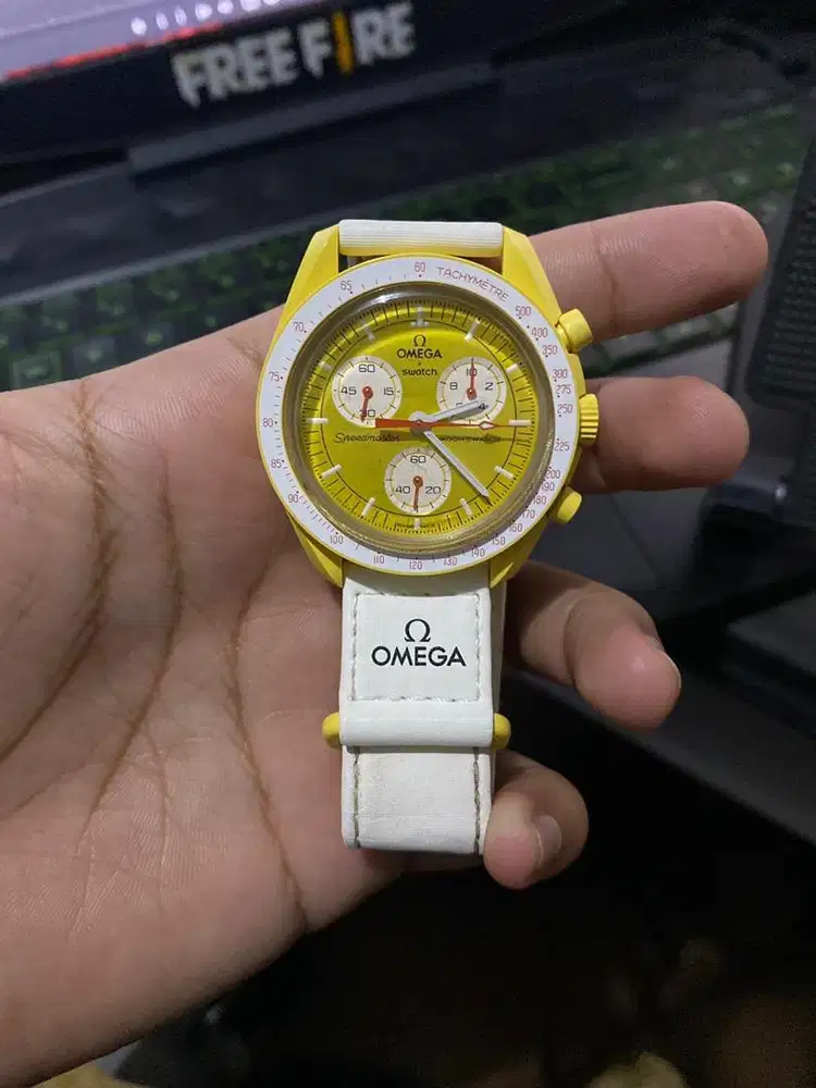 Omega x Swatch Moonswatch Mission to the Sun SO33J100