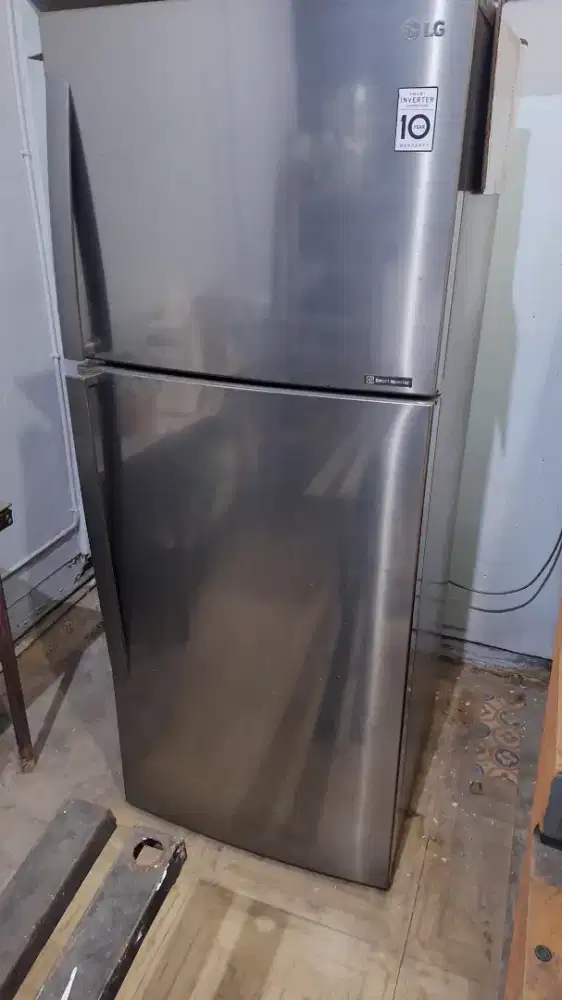 Kulkas LG 2 pintu. Smart inverter