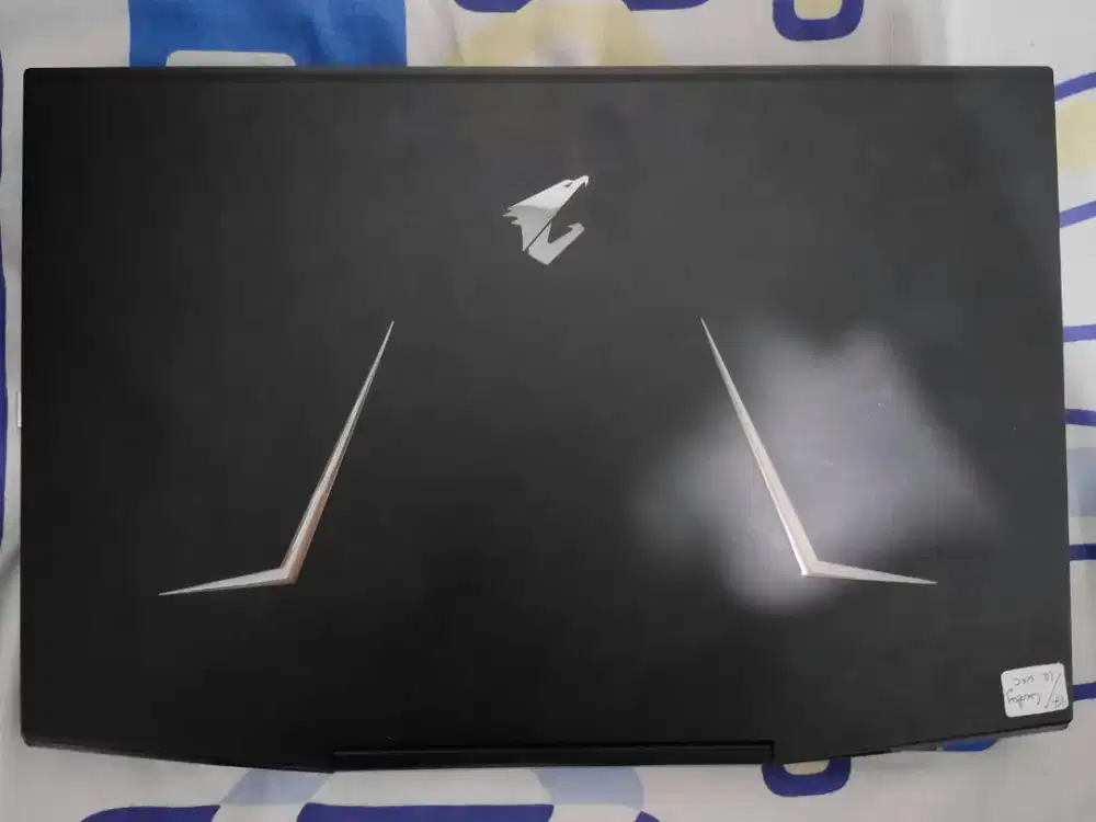 Laptop Gaming Aorus 15-XA (RTX 2070, Layar 300Hz, SSD 1TB + 2TB HDD)