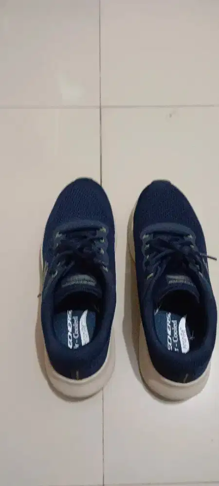 Sepatu skechers ArchFit