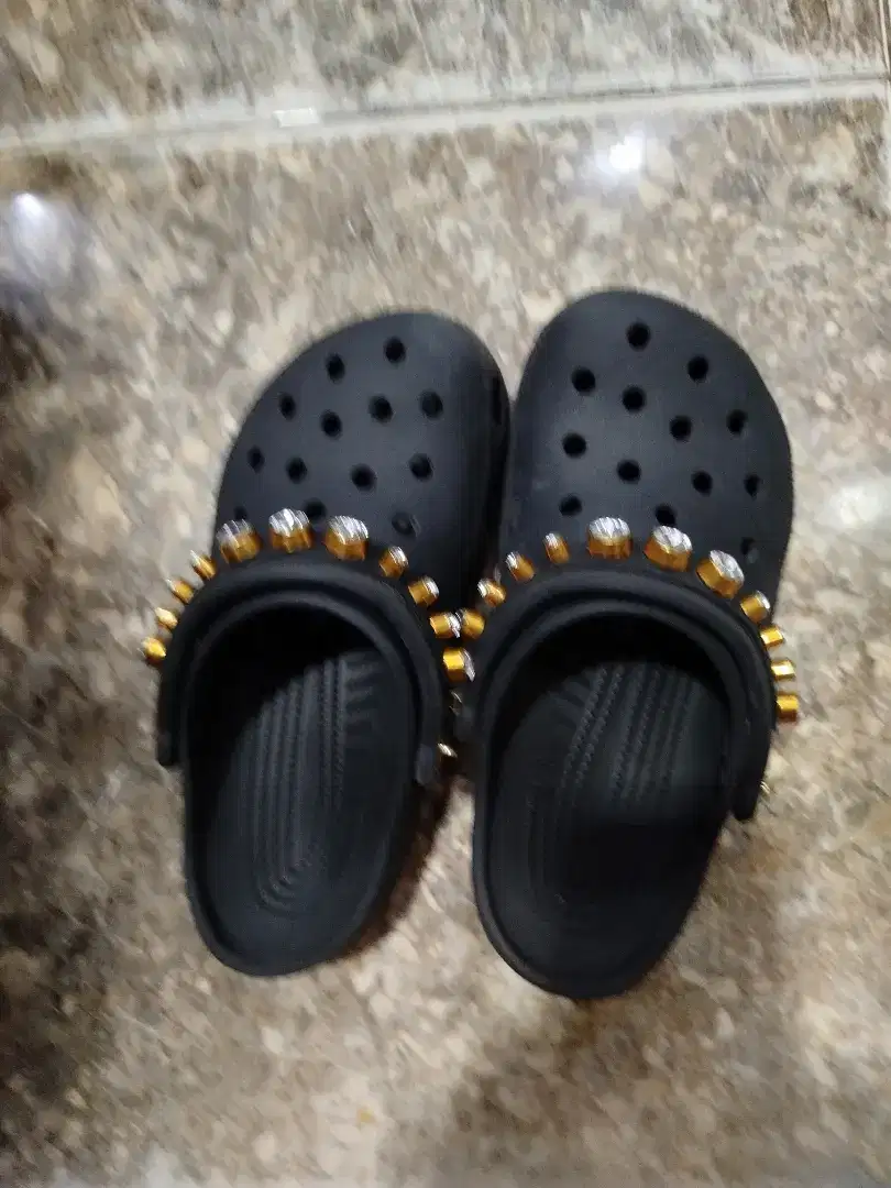 Sendal crocs flat preloved w6