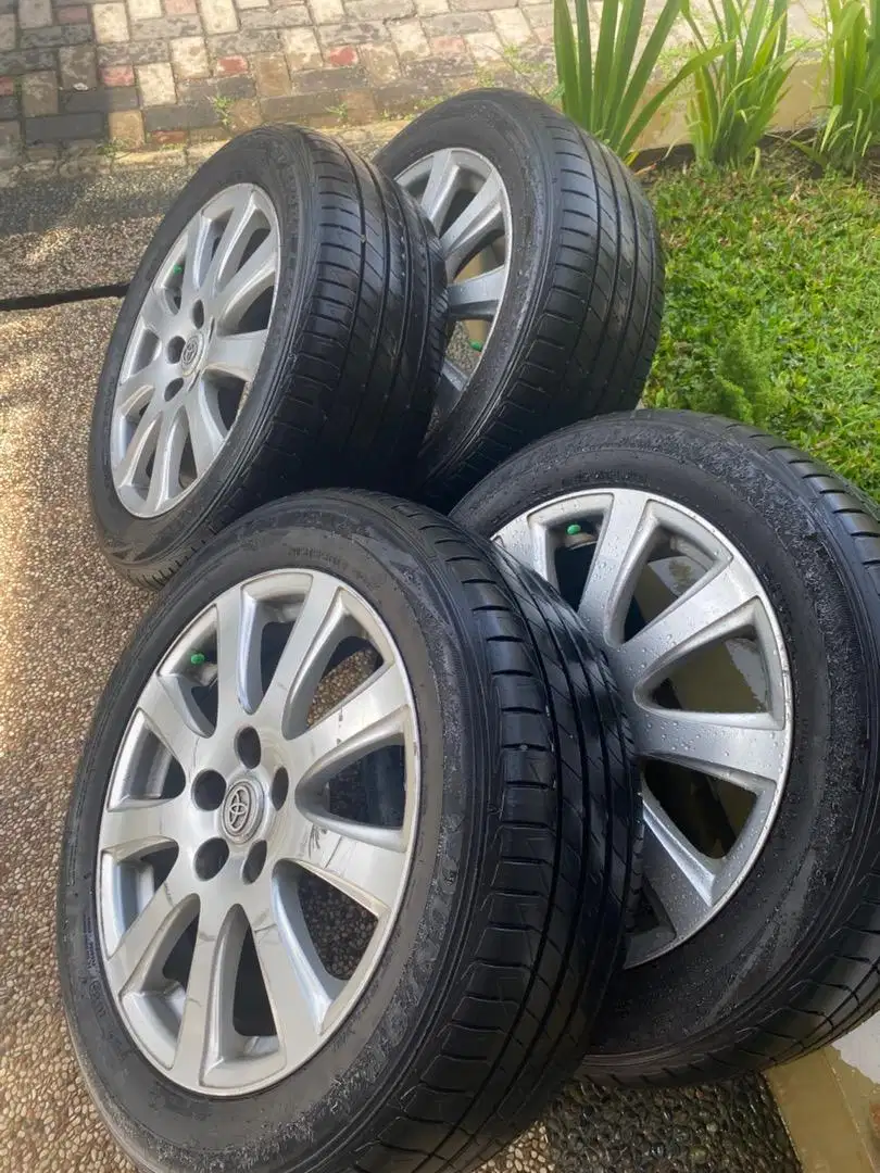 Velg Camry R 17 ada 5 biji