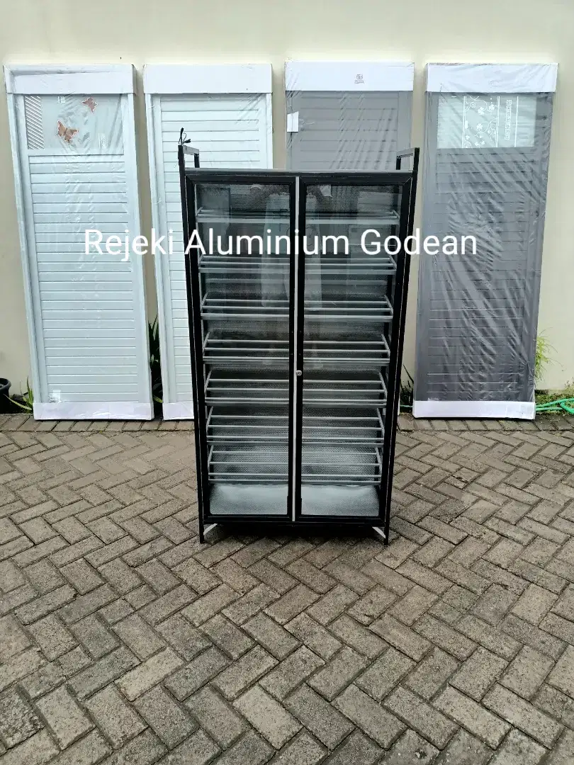 Rak sepatu aluminium 32 pasang