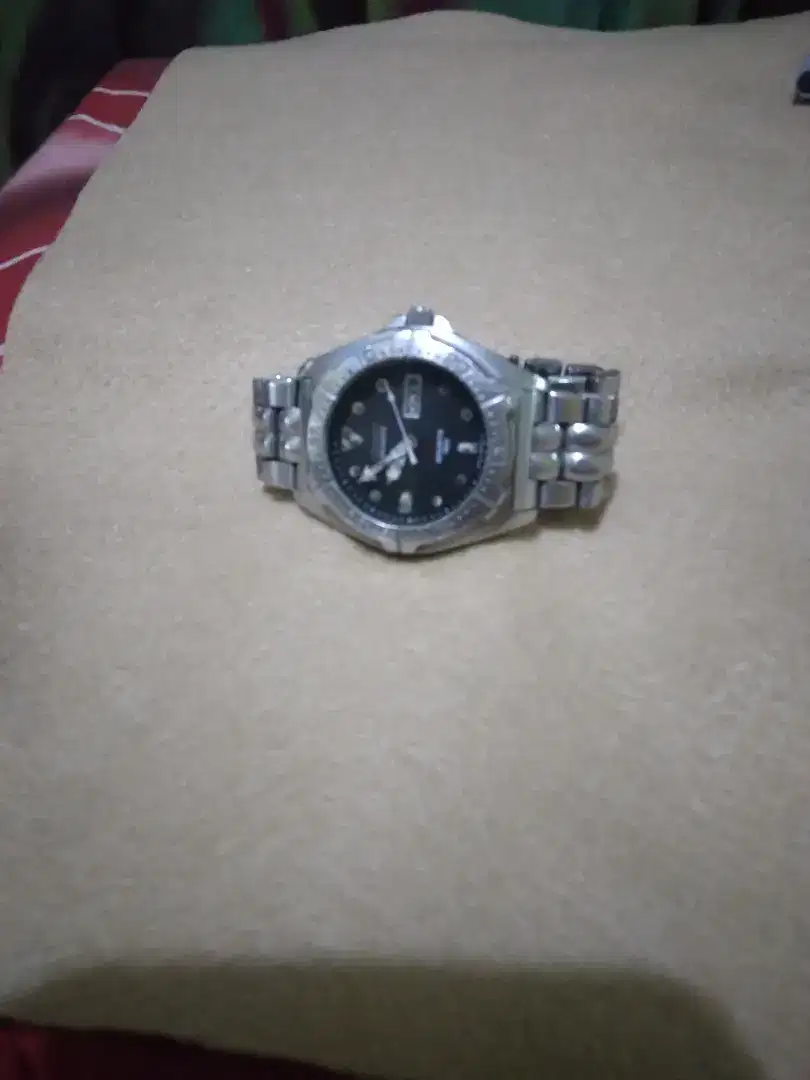 Jam tangan Seiko 5 battery pertama