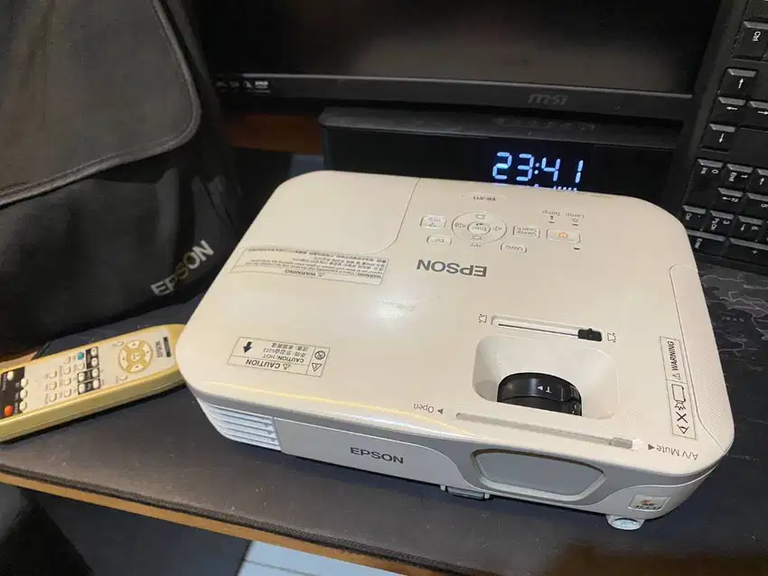 Projector infocus infokus video proyektor EPSON Mulus lengkap