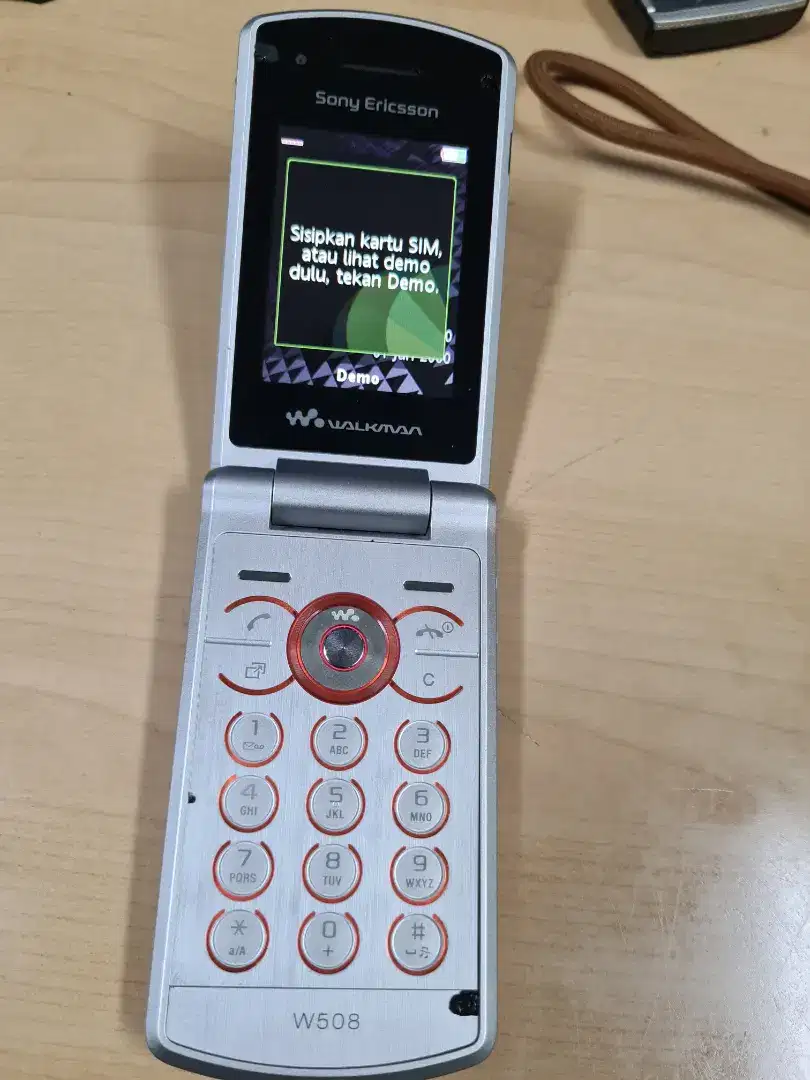 Sony ericsson W508