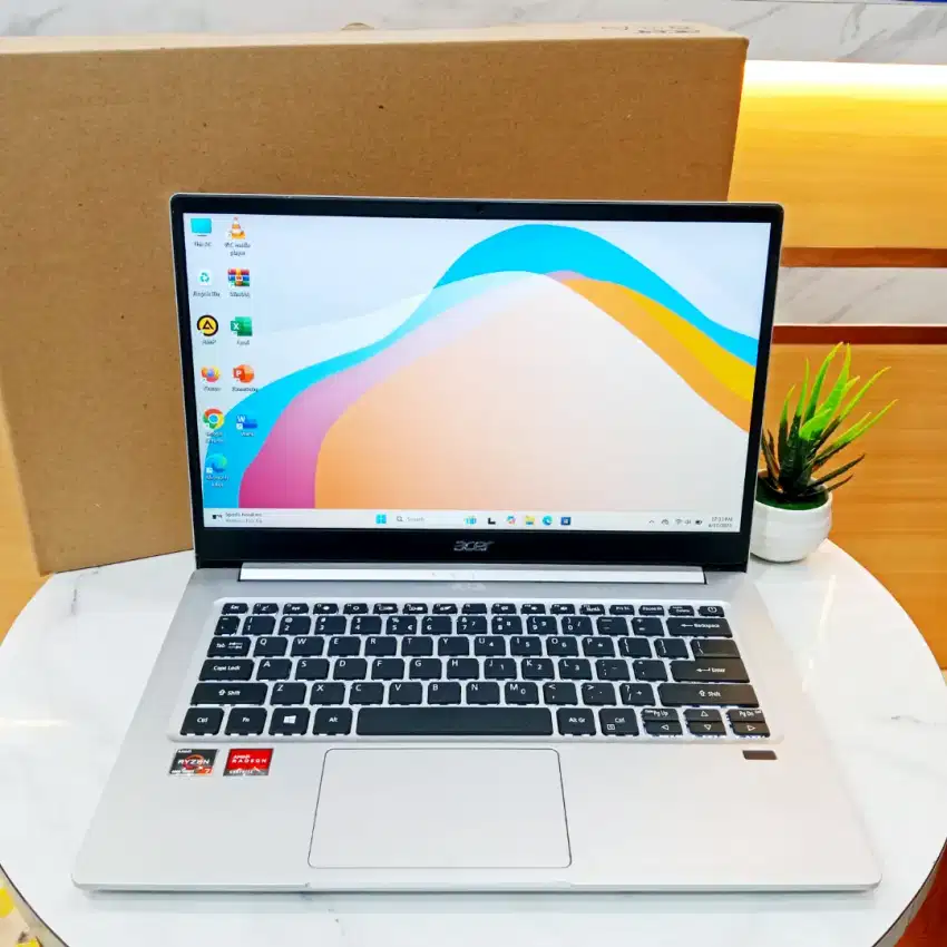 ACER SWIFT 3 AMD RYZEN 7 SSD 512 GB MULUS ADA KOTAK