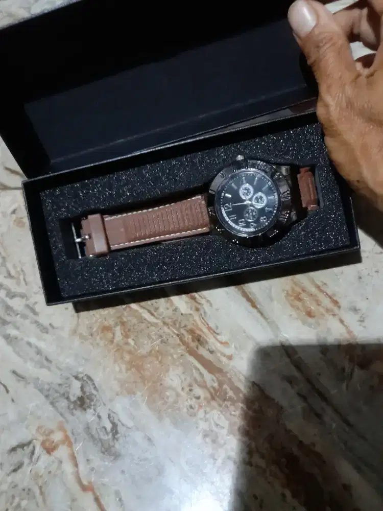 Jam tangan cowok unik ,,