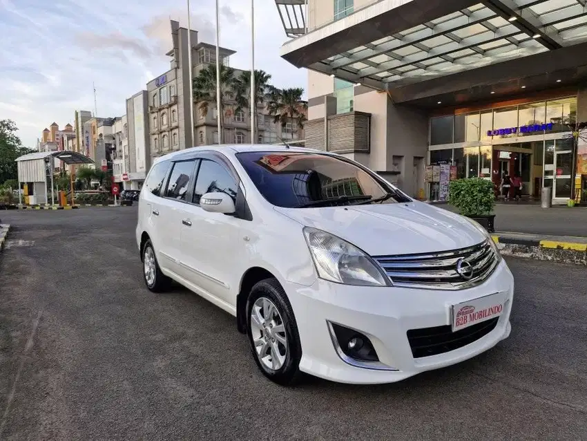 Nissan Grand Livina 1.5 Ultimate 2012