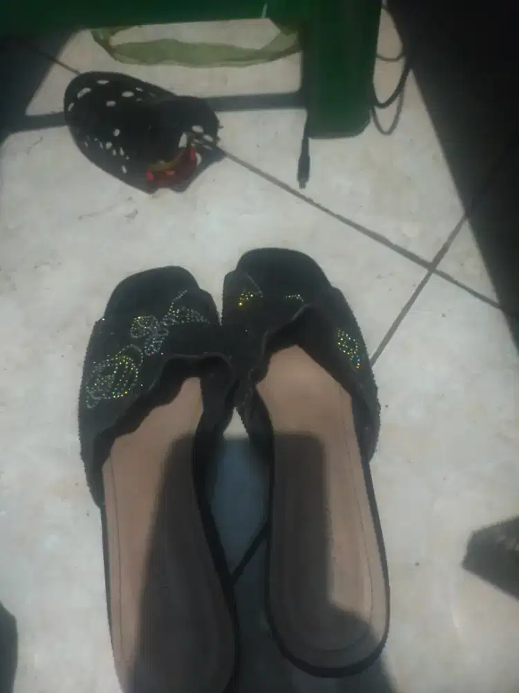 Di jual sepatu dn sandal