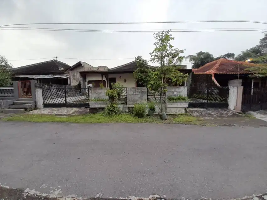 Disewakan Rumah Tinggal Perum Sukoharjo Indah Jalan Kaliurang KM 12,5