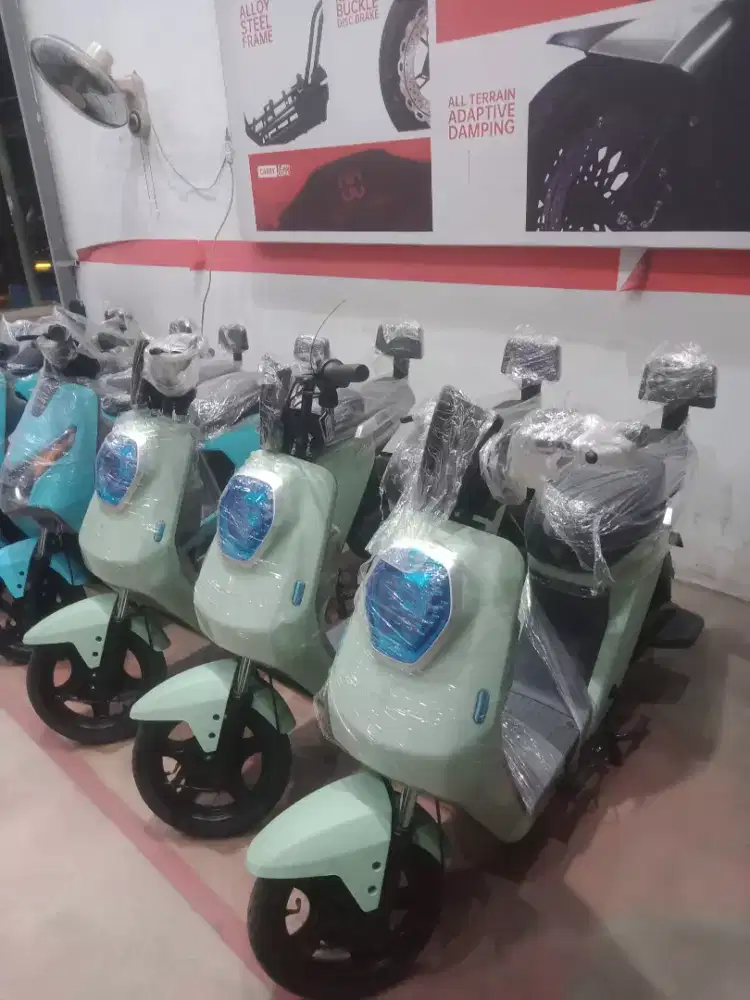 Sepeda listrik uwinfly M60 baterai atas