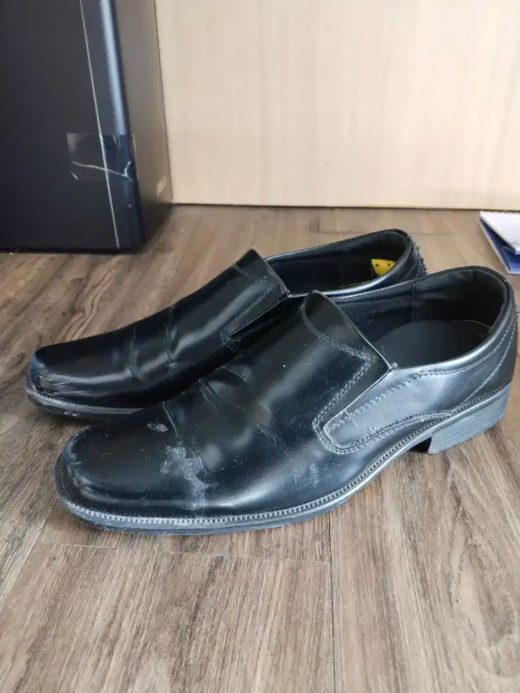 Sepatu Pantofel Pria Merk Fladeo