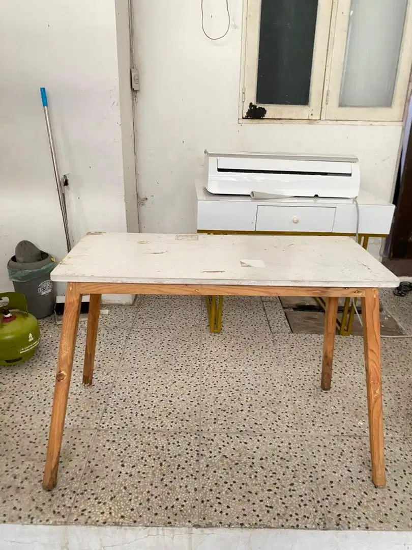 Meja multifungsi kayu