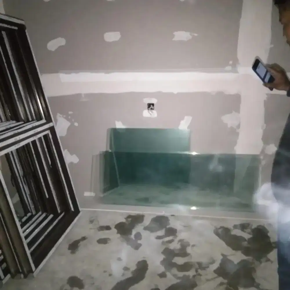 Partisi kaca sekat ruangan