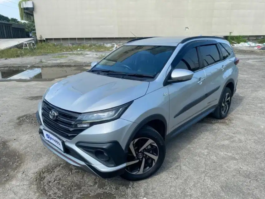Toyota Rush 1.5 TRD Sportivo Bensin-AT 2018 Silver LGO