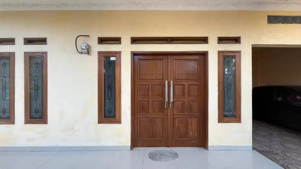 Disewakan Rumah Mewah – Luas, Nyaman, Cocok untuk Keluarga Besar!