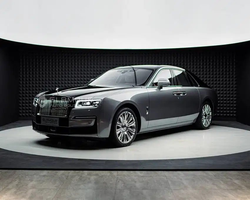 ROLLS ROYCE GHOST - BLACK DIAMOND / JUBILEE SILVER