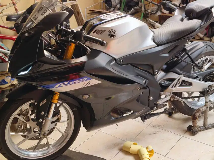 R15M V4 2022 ABS