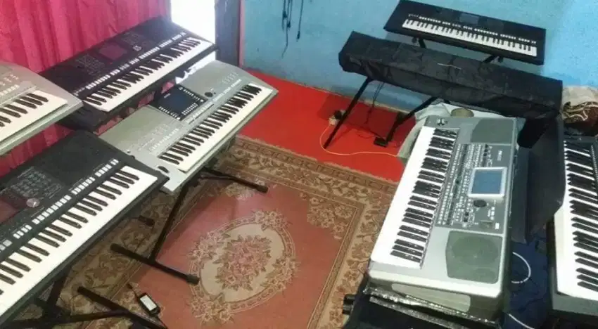 Piano & keyboard YAMAHA KORG ROLAND