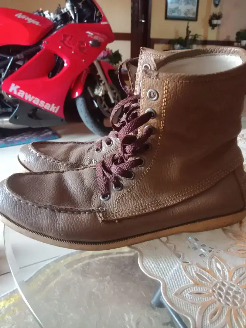 Sepatu Black Master