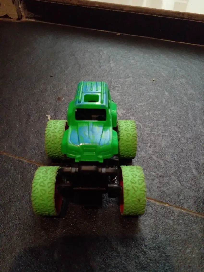 Mainan Mobil Monster Zap Pullback (Hijau)