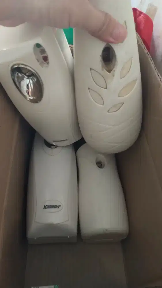 100rb ambil smua 4 pewangi krisbow otomatis ruangan