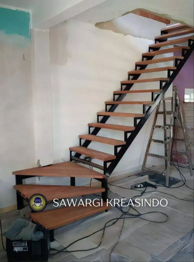Pasang Tangga putar minimalis, tangga besi, tangga rebah dll