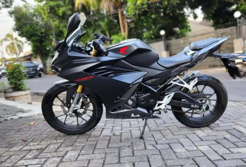 CBR NEW 2022 DP PROMO 500 RIBU UNIT GRESS BERGARANSI BERKUALITAS