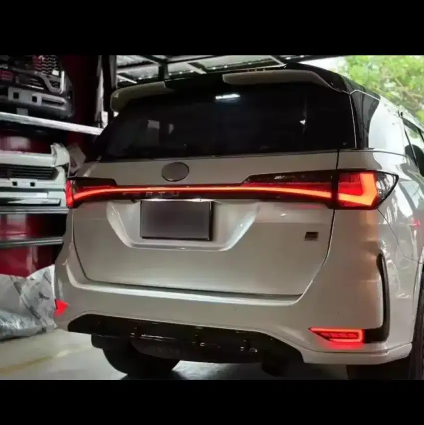 Stoplamp Fortuner RX Plus Trunk Lid