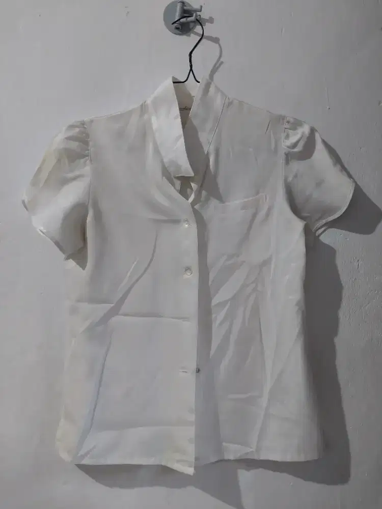 Kemeja Putih Ukuran M Preloved