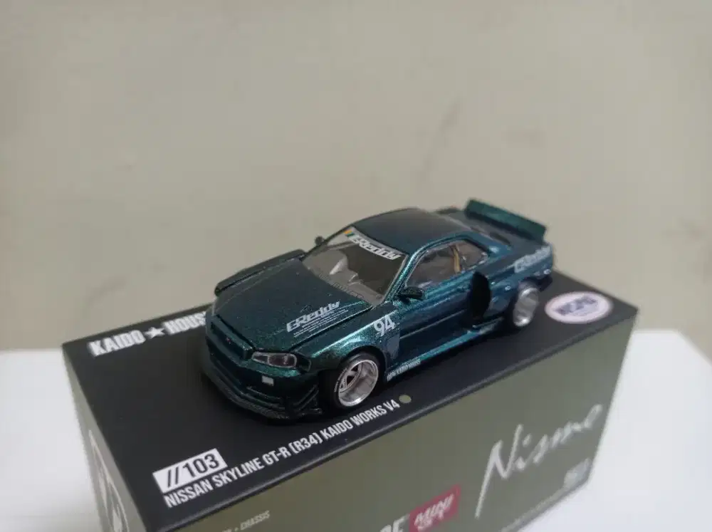 Hotwheels mini gt kaido house Nissan GTR R34 greddy green