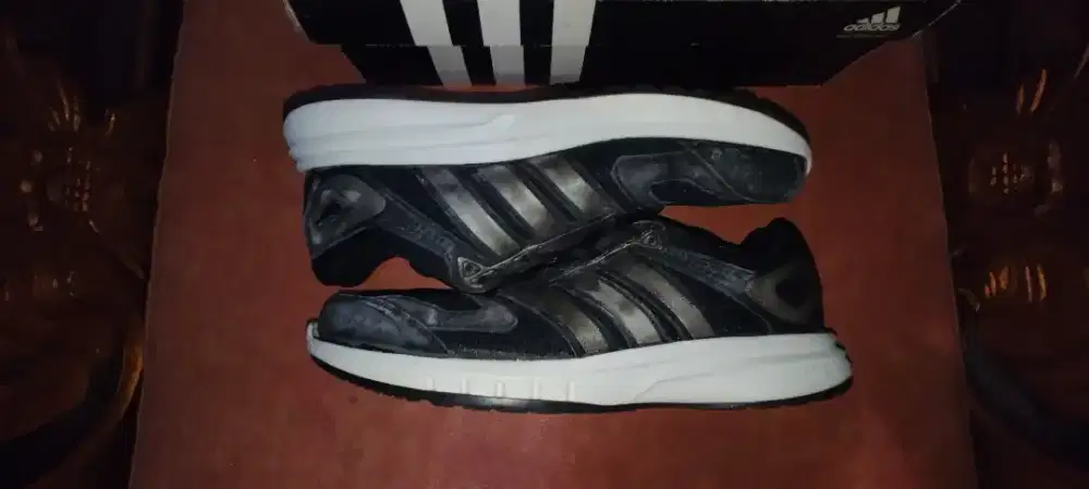 Sepatu Unisex Adidas Running Size 41