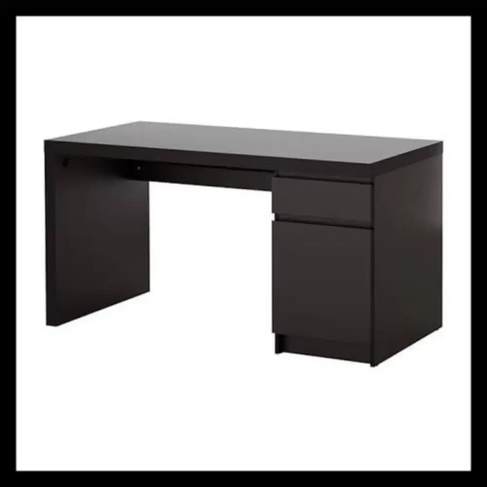 DISKON 50% IKEA MEJA GAMING/MEJA KERJA. FREE DIPAN