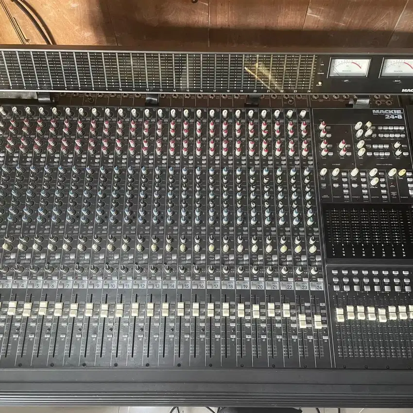 Mixer mackie 24.8 untuk sound system equalizer crossover lms dlms
