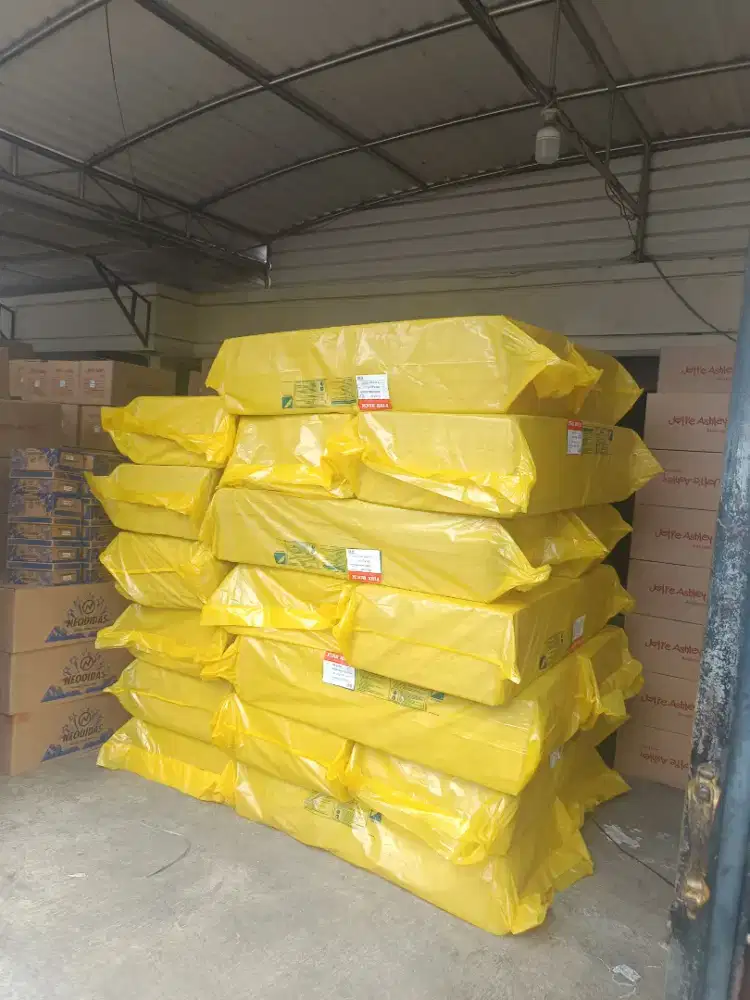 Peredam suara dan panas.