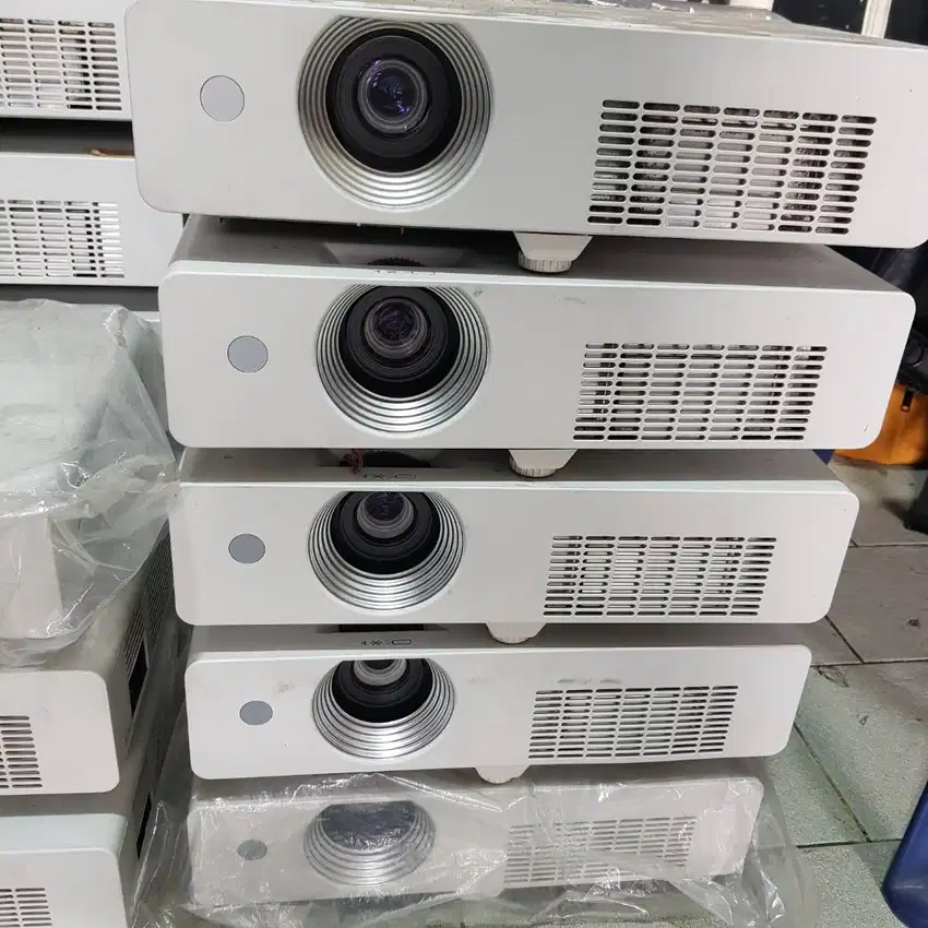 Proyektor Panasonic PT-LX30H