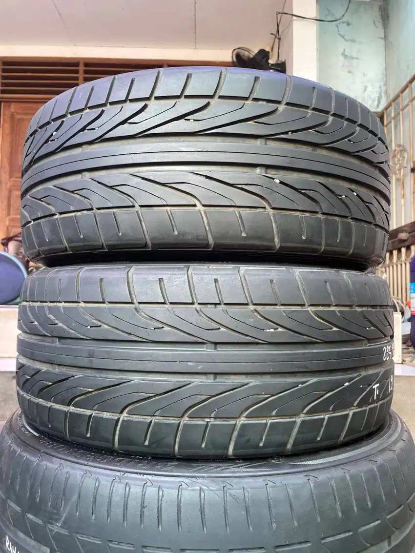 Ban Dunlop Direzza Dz101 225 40 r18 2Pcs