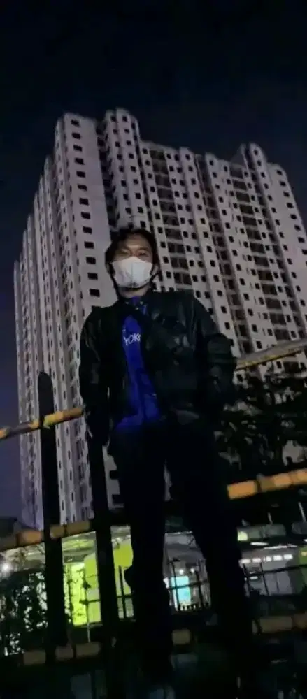 Mencari pekerjaan apa saja .yg penting halal