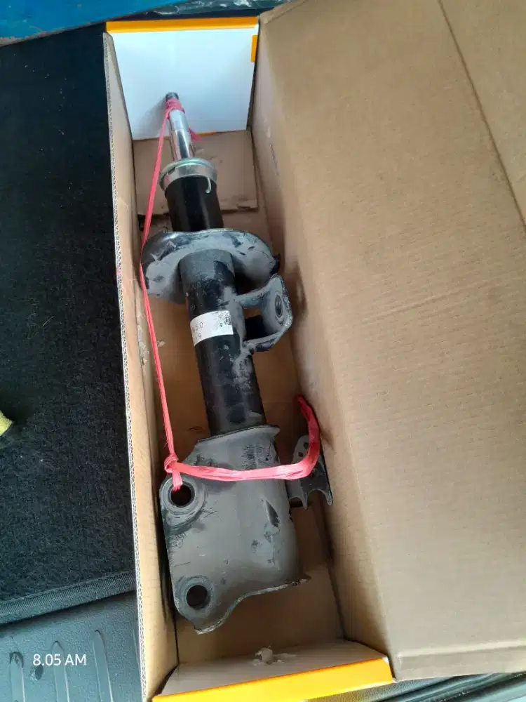Shock Breaker Bekas Sigra/Calya kanan Original