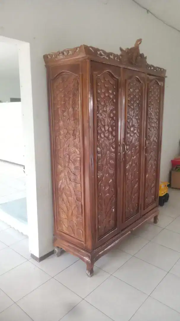 Lemari jati jual cepat NEGOooo